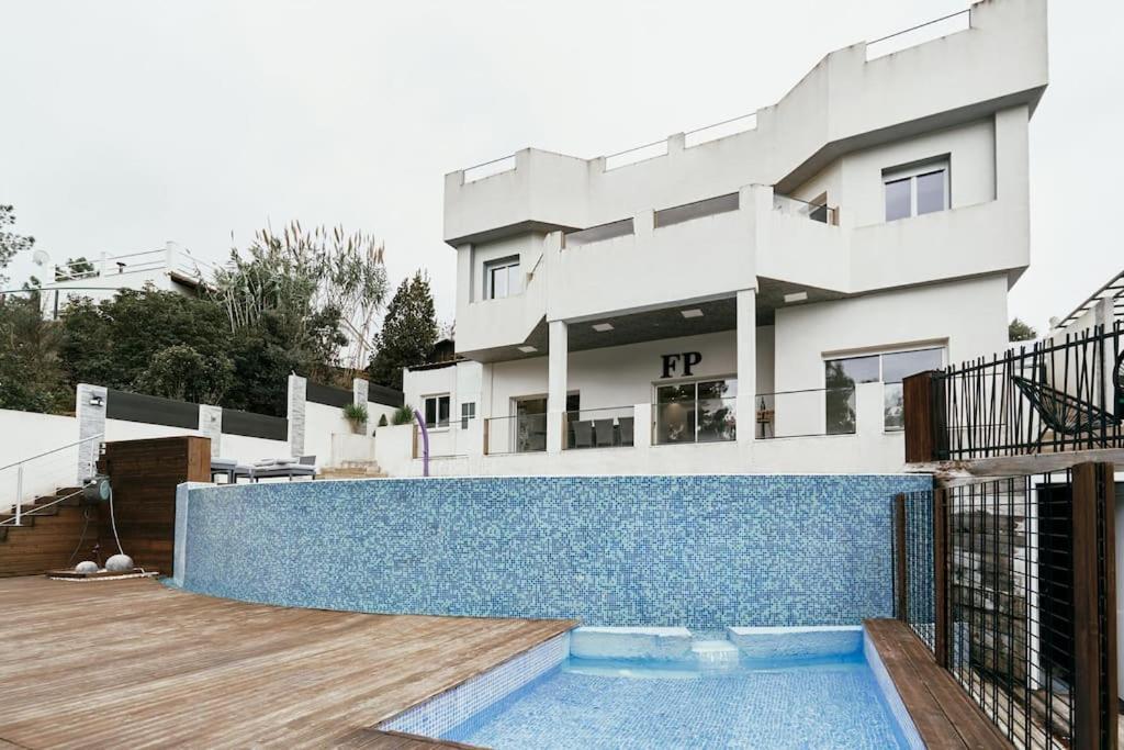 De Villa *